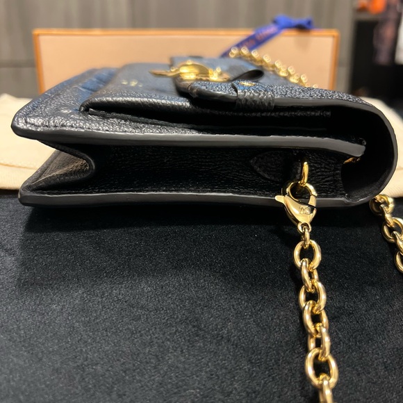 Louis Vuitton Vavin chain wallet in black - Picture 9 of 10